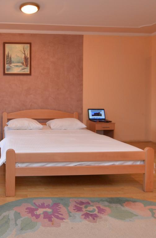 Guest House Vila Bor نوفي ساد الغرفة الصورة